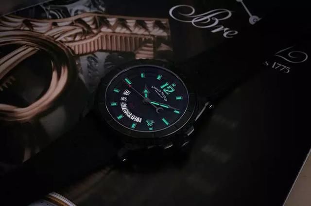 别等涨工资！这几款万元以上的潜水表早买早享受