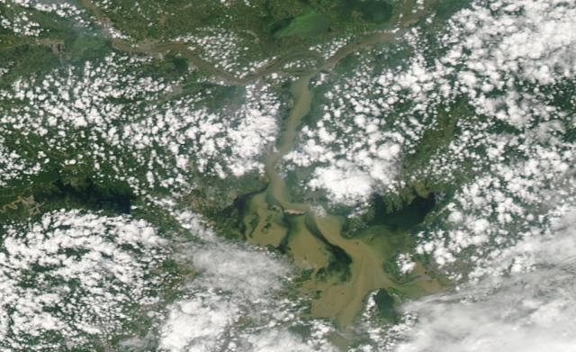 怪异！我国洞庭湖突然变色，NASA卫星紧急对准发现玄机？