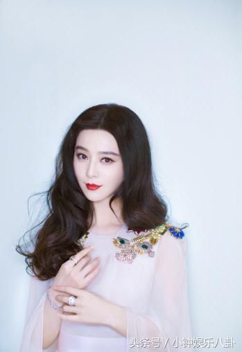 李晨回应不实的分手谣言，我们是真爱，你们就等着看 吧！