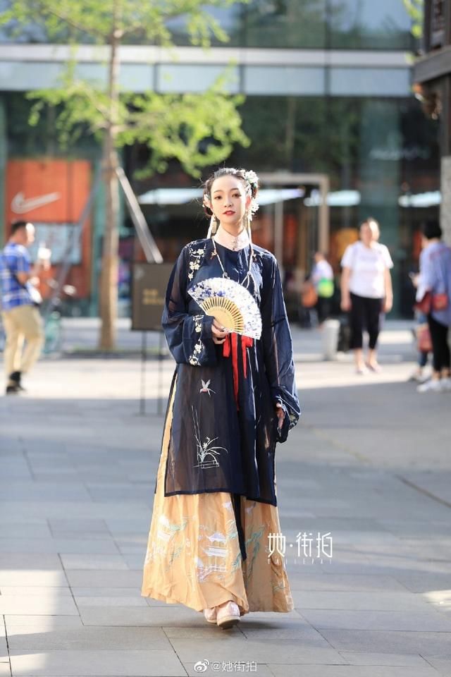 成都@成都街拍:古装与二次元大比拼!