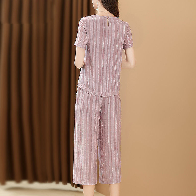 女人过了40岁别穿太花!学学下面女人怎么穿，洋气迷人美翻天