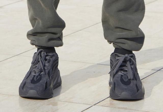Yeezy 700 V2 发售日期曝光！可是第一代国内什么时候能发？