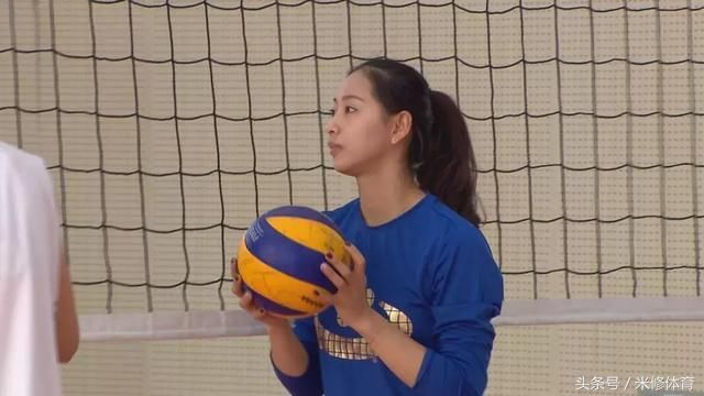 王宝泉女儿刚做教练便斩获全国女排冠军,王茜