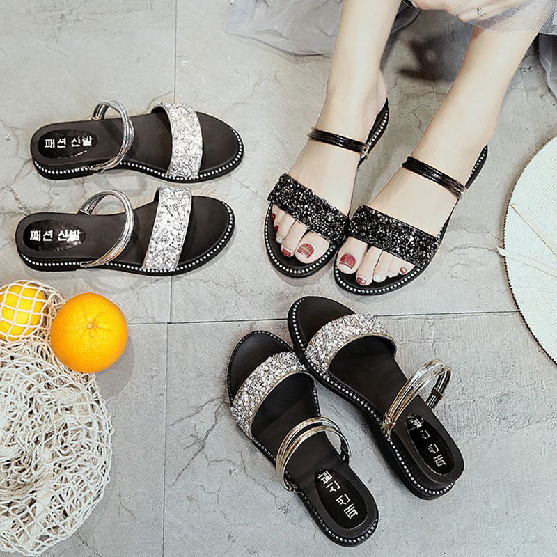 万万别买错，今年特流行特好看的凉鞋必须是这9款，火爆大江南北