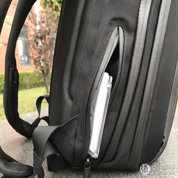 细节出众的钢铁直男包 Elecom宜丽客 多功能数码收纳通勤包测评