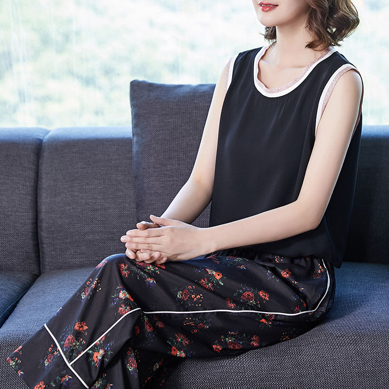 好羡慕!表嫂今天悄悄就穿新套装了,显高显嫩,比我的还美还便宜