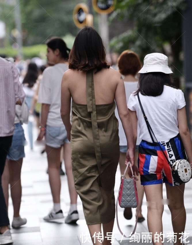  正面|背影好看的辣妈，不看正面也能迷倒路人吧？