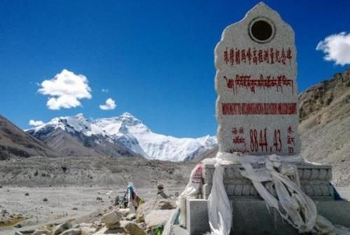  #知识#珠穆朗玛峰只有一半在我们国内，为什么属于中国？看完涨