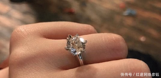 非洲人想不通 他们的钻石个大又便宜, 为啥中国游客不愿意买