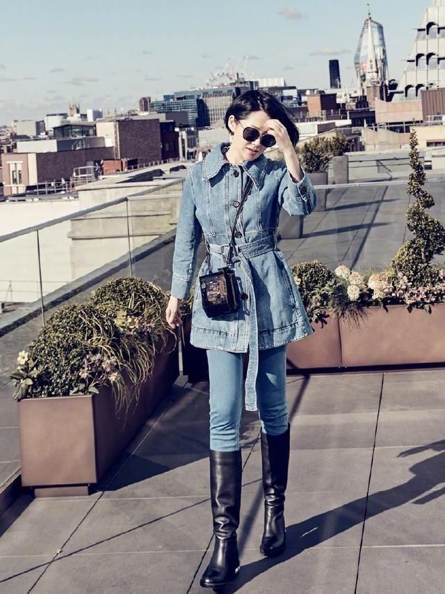 许晴年过半百，活得宛如20岁少女，网友:不老神话真不是盖的!