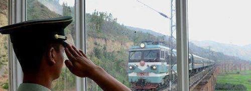  「鸣笛」中国最悲壮的大桥，每次火车经过时，都要鸣笛30秒，只