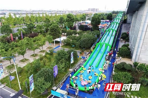 200米超巨型城市滑水道登陆长沙 同步全球玩水新体验