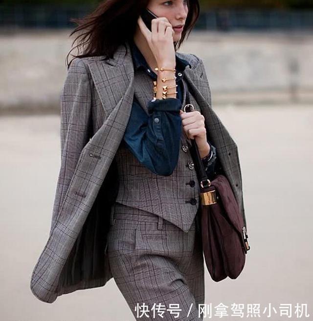  别傻了@还在拿着一件大衣穿别傻了，开春前这4件外套正是流行