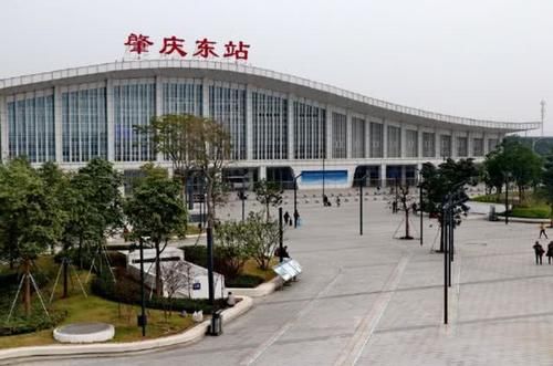  #肇庆#中国最近的两个高铁站，相距不足500米，让人傻傻分不清！