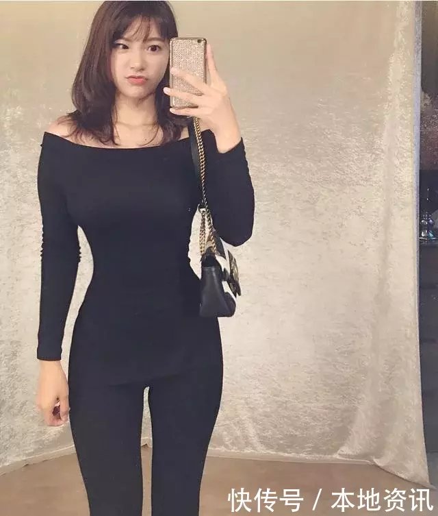 街拍：小姐姐有着妙曼的姿态，裸色长裙让你依然能展现完美女人