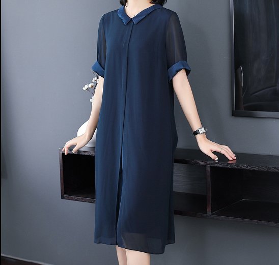 45岁的妈妈穿了条“冷淡风”长裙，太惊艳了!青春时髦还显瘦