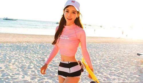 时尚比基尼：精致甜美的美女，美得让人侧目！