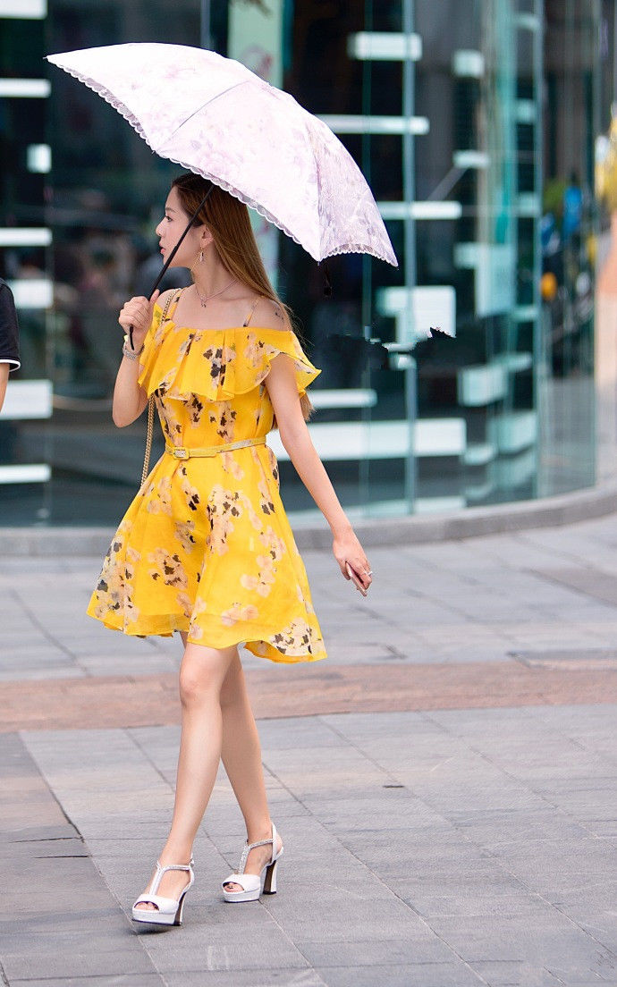 街拍路人，要想回头率爆表，就来参考一下这几款穿搭