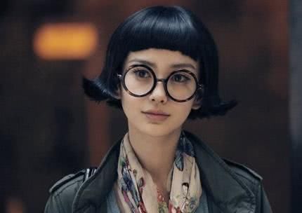 女星尝试短发，热巴彰显男孩气，范冰冰高贵十足，唯独她画风突变