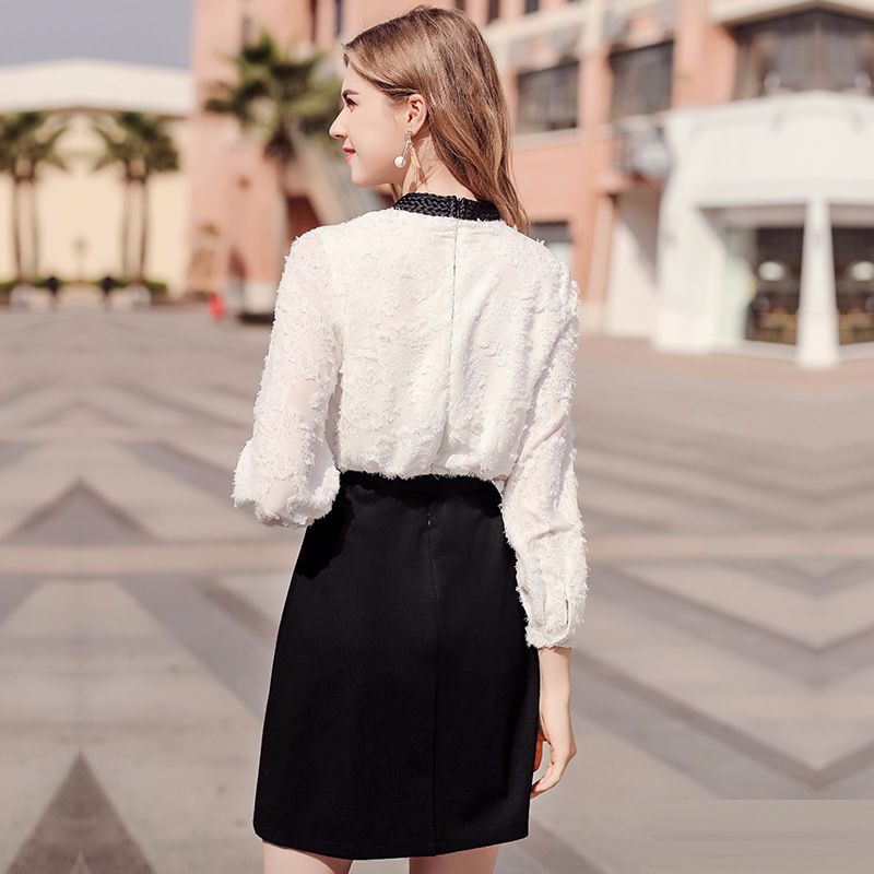 头一回看媳妇穿温柔裙，说实在的，美的我都不敢认，洋气又美嫩