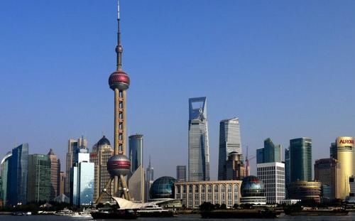  「世人」我国第一高楼：高632米，耗时10年修建，令世人惊叹，知