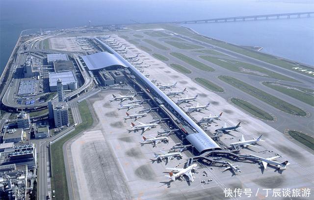 日本花1300亿填海建的机场, 今面临沉没危险, 靠906根柱子支撑