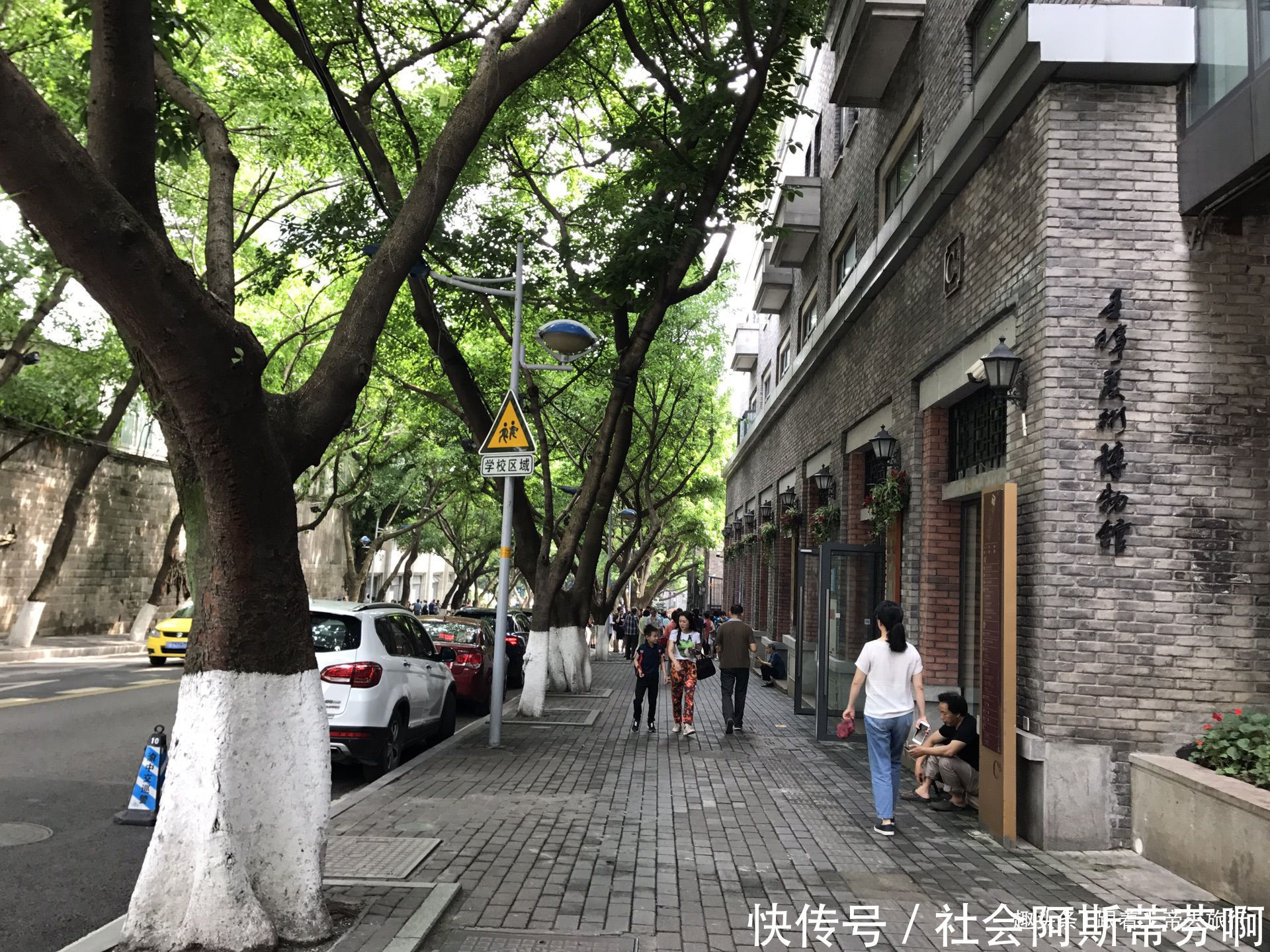  重庆@中国面积最大的新一线城市，直追江苏省，5个成都也比不过