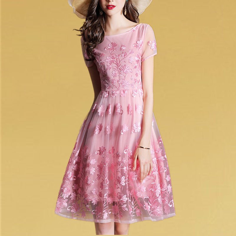 下半身胖的女人，千万别穿旗袍!反季真丝衫洋气显瘦，关键还实惠