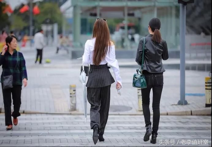 街拍:衣冠楚楚容色动人又气质高雅的时尚性感美女