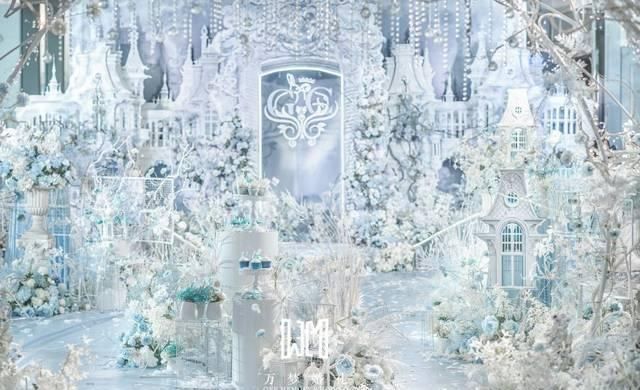  『蓝色』在冰蓝色的世界里，上演我们的冰雪奇缘，春天里特别的冰雪婚礼