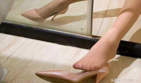 精美的尖头细跟高跟鞋，享受高跟鞋带来的自信蜕变！