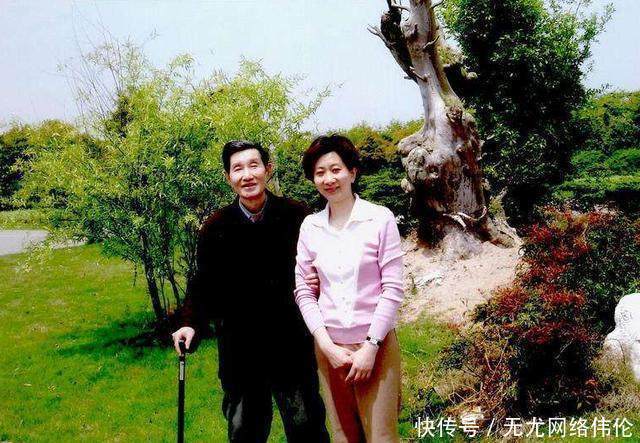  「市委书记」上海人徐景贤，曾任市委书记，晚年带病写回忆录，