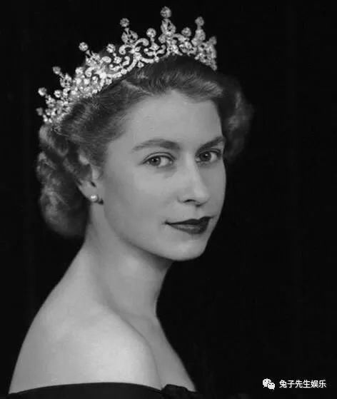 伊丽莎白女王，年轻时竟美的不可方物！