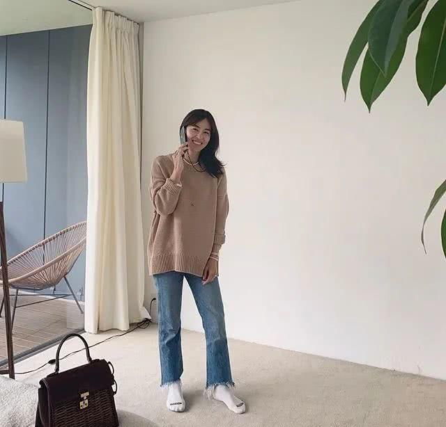 『伊藤真知』他们的基础款也不一般 每一件都能穿很多年