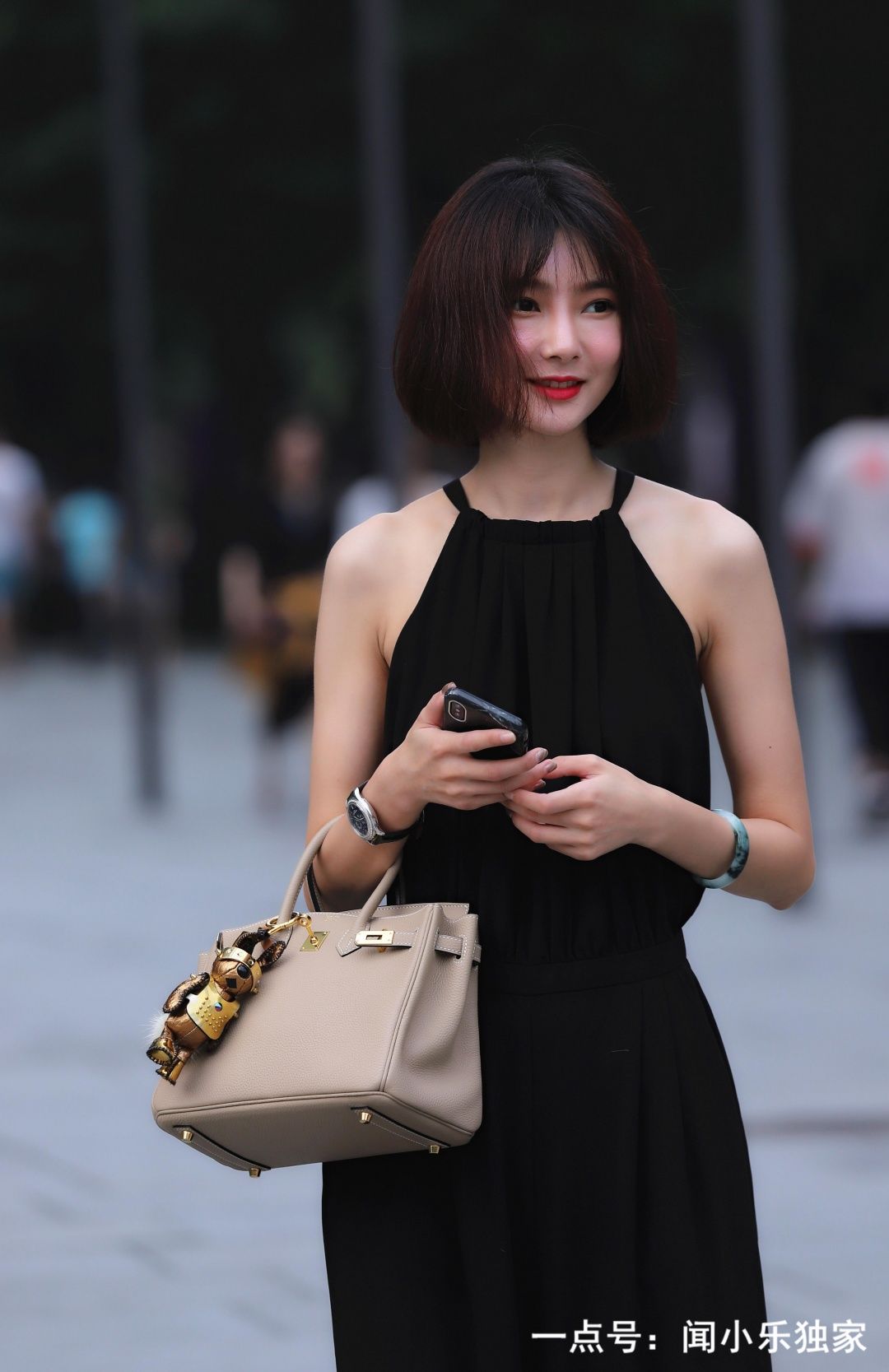 街拍:清新小资范的文静女孩,你喜欢看吗?