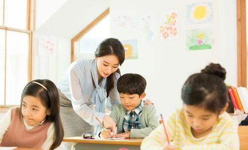  控制：取消编制改控制总量，老师这个岗位未来还有优势吗？