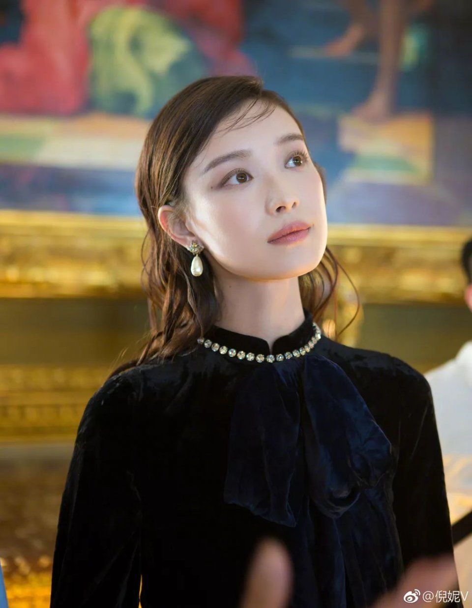 脸大女生这样化超显脸小!倪妮都照做了~