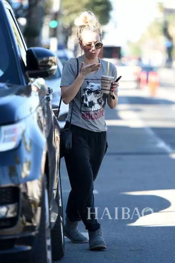 GUCCI看了沉默，LV也得陪玩!喵星人究竟有什么魔力