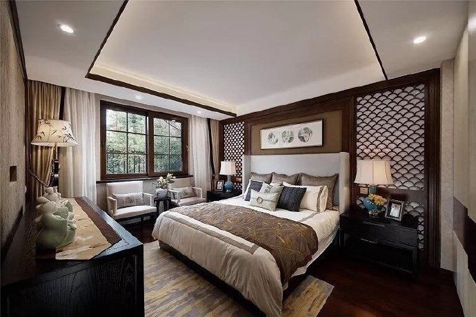 「明快」宁静的褐灰、儒雅的卡其、明快的皇室蓝和内敛的豆沙绿,共同诠释...