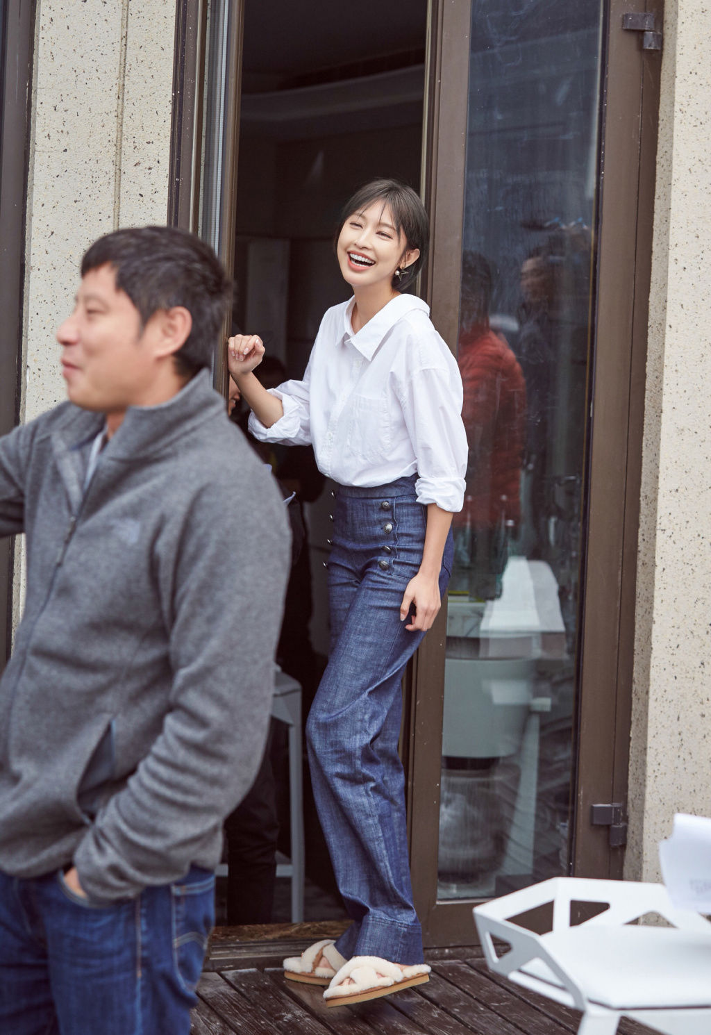 张俪巴黎时尚写真，修长的美腿和白嫩的脚丫 心目中的女神