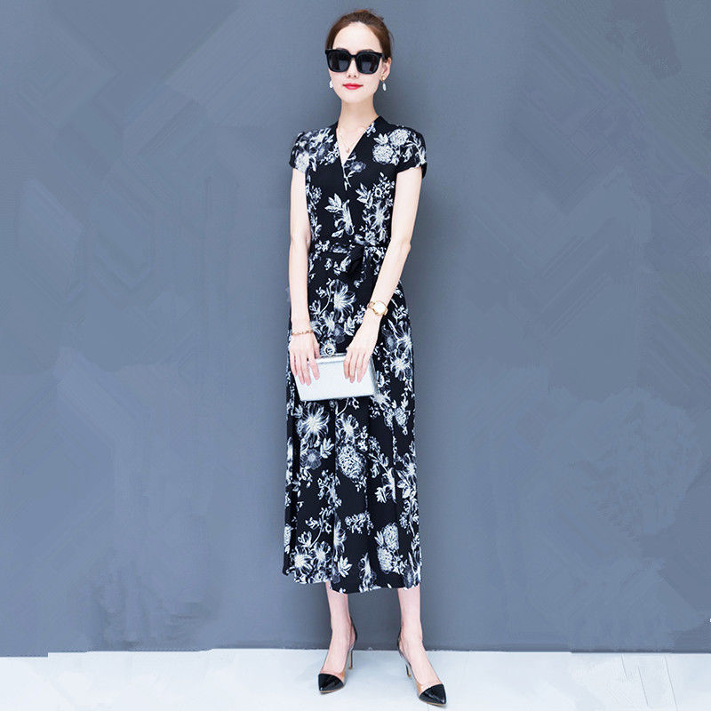 今年的连体装太美了!配高跟或平底都洋气，穿着优雅高贵又减龄