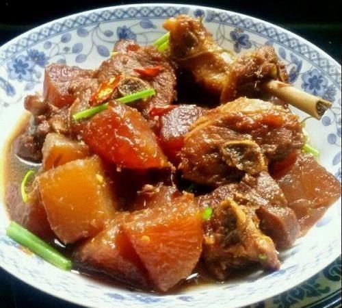  #料酒#美食推荐：鹌鹑蛋肉丸、红烧鸭块、香菇油焖笋、剁椒烧茄子的做法