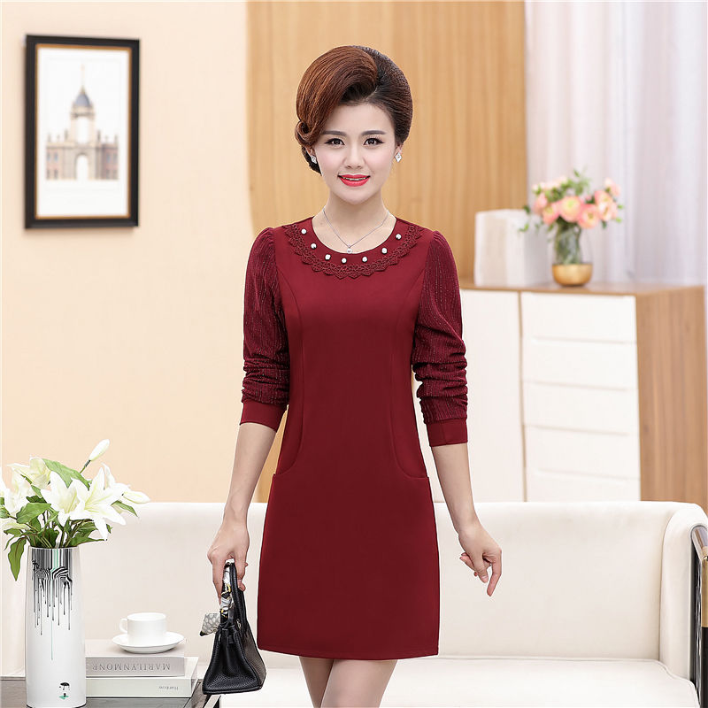 一入秋，51岁婆婆买这3条，新款裙子，巨洋气!难怪真丝都扔了