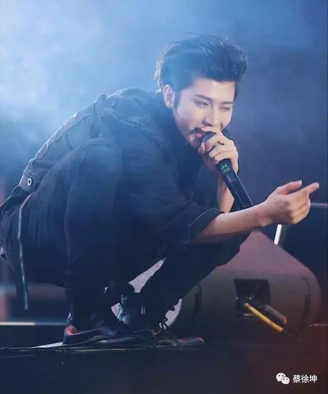 那些年蔡徐坤留过的发型!我们来盘点盘点?