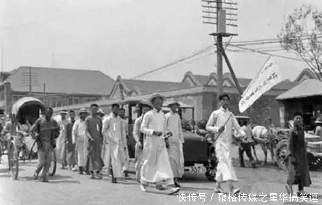 罕见老照片：图2当时最流行的面膜，最后一张气质不凡的女子！