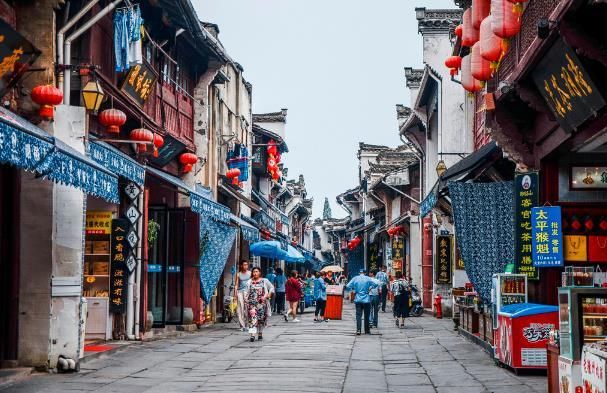 中国唯一保存最完整的古街，如今繁华依旧，被人称为“小上海”