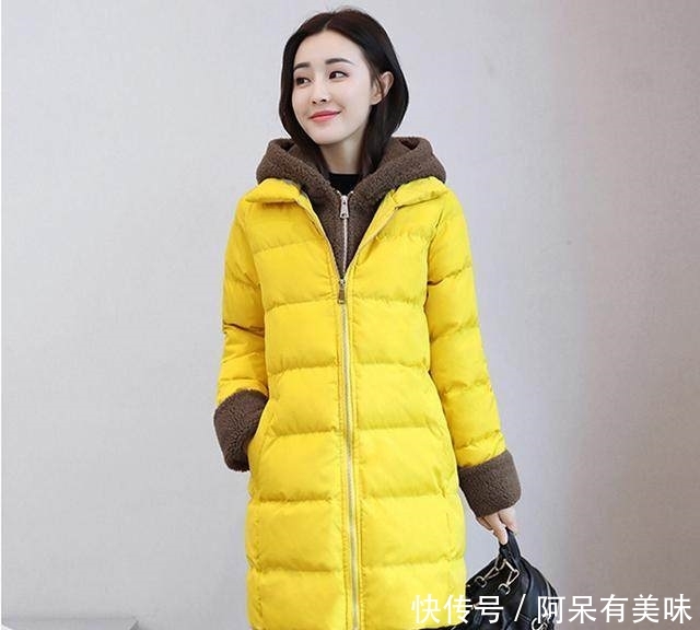  #时髦#年底羽绒服大促！原价一千多，现价仅一百，时髦又保暖，抢疯了