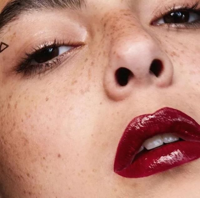 泫雅的复古妆好“坏”!酷女孩你们有福了!