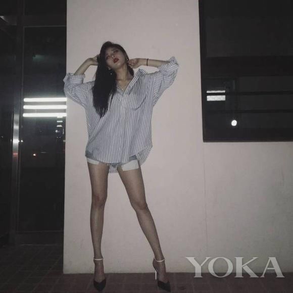 帅气性感女神泫雅 解锁夏日清凉穿搭