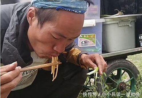 20岁小伙独自徒步川藏线，一日三餐吃泡面，回来时连妈都不认识